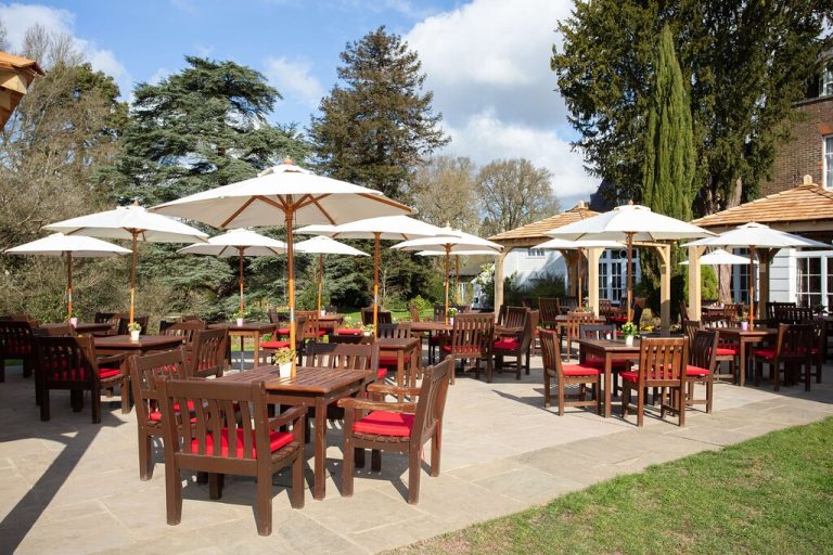 al fresco dining on the 1 768x512