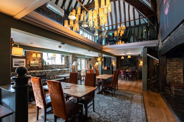 our gorgeous barn styled 1 768x512