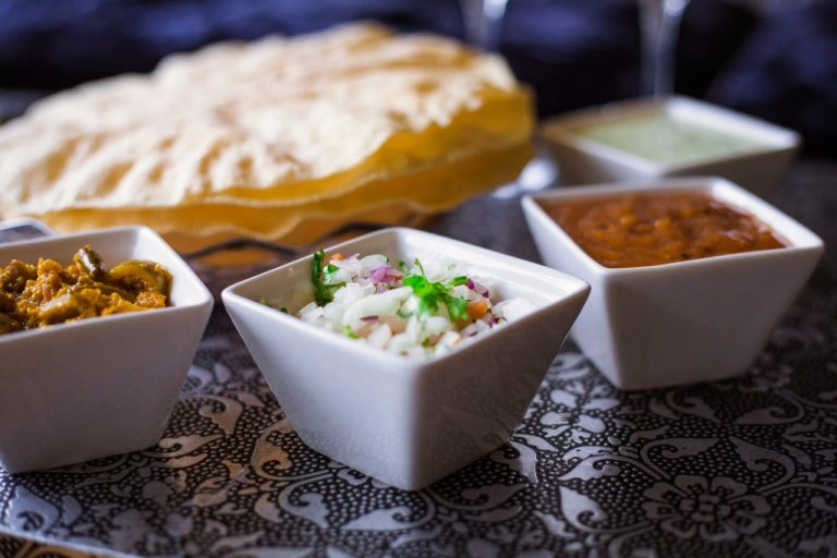 poppadoms and dips 1 768x512