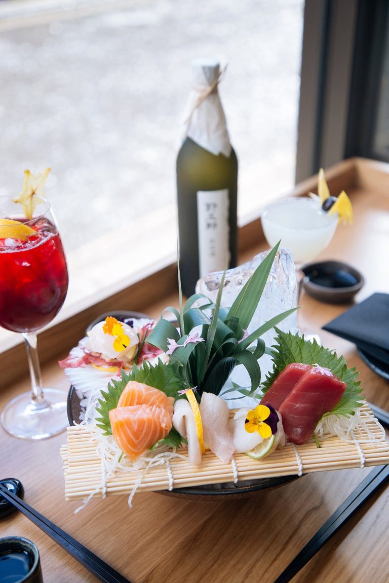 sashimi set salmon tuna 2 768x1152