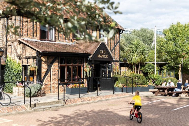 the old manor potters 1 768x512