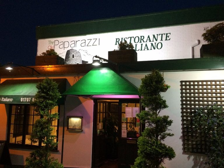 the old paparazzi by 2 768x576