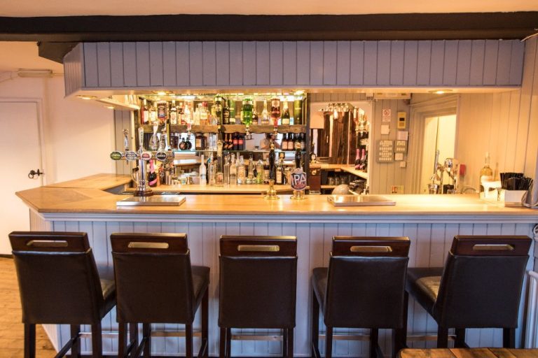 the white horse 10 768x512