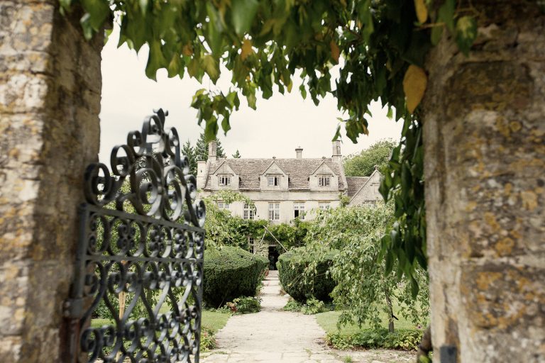 001BarnsleyHouseWeddingPhotography 768x512