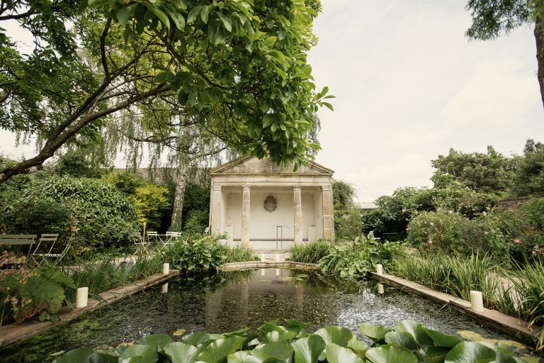 003BarnsleyHouseWeddingPhotography 768x512