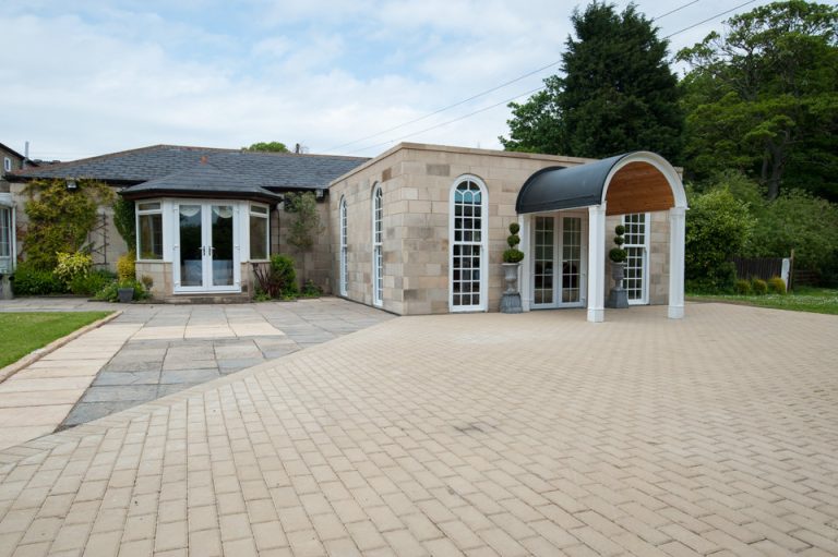 012 2015 06 05 comm tb j9uf7l 768x511