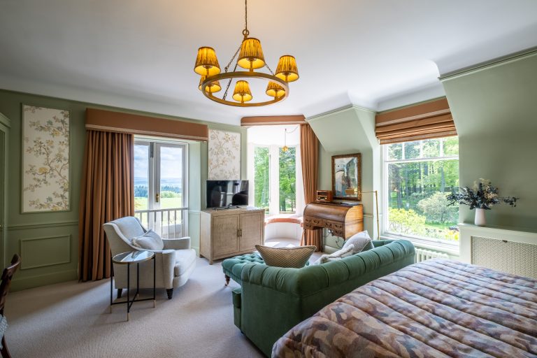 02341ccb e135 4e14 87da 8aa120bc4a5e 768x512