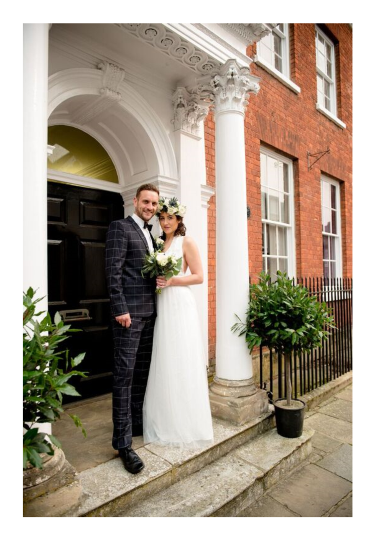 053coupleatdoor 768x1086