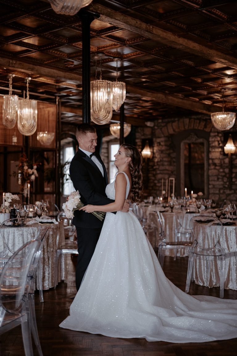 07e78a0b eec3 4928 b1eb ad0960fbb564 768x1152