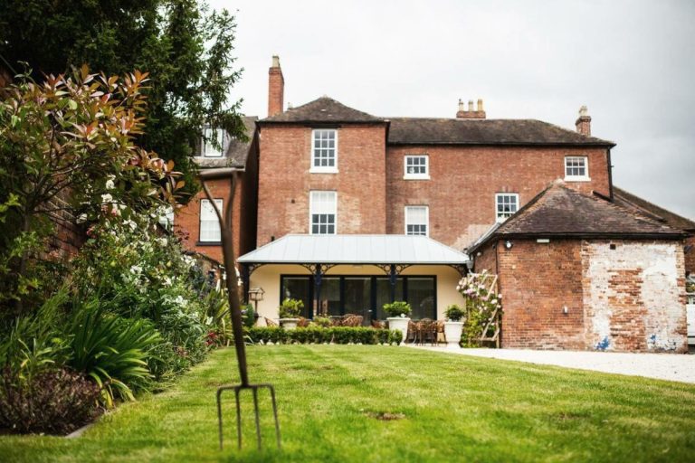 12140902 499089280265618 8461615111784560310 o yqu7jj 1 768x512