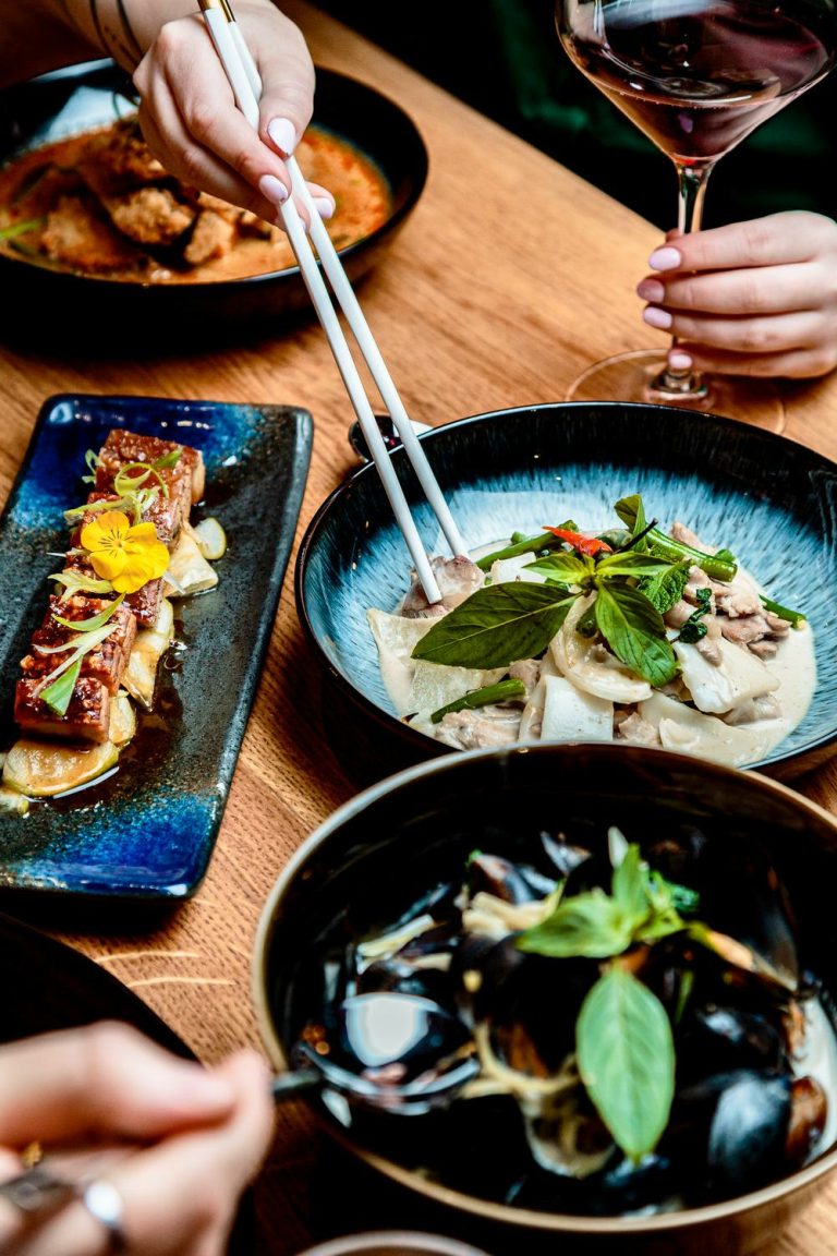 12 22112022053729 768x1152