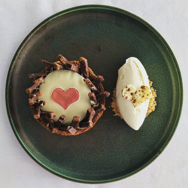 147078422 4307581752592126 8069313633201648117 o 11022021060018 768x767