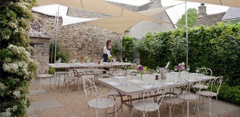 1562x765 Swan Garden Highlight Small xng34k 768x376