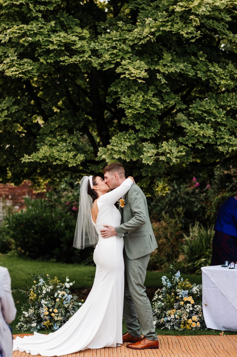 176f8983 8708 40dd 82b1 d07a4c4105de 768x1153