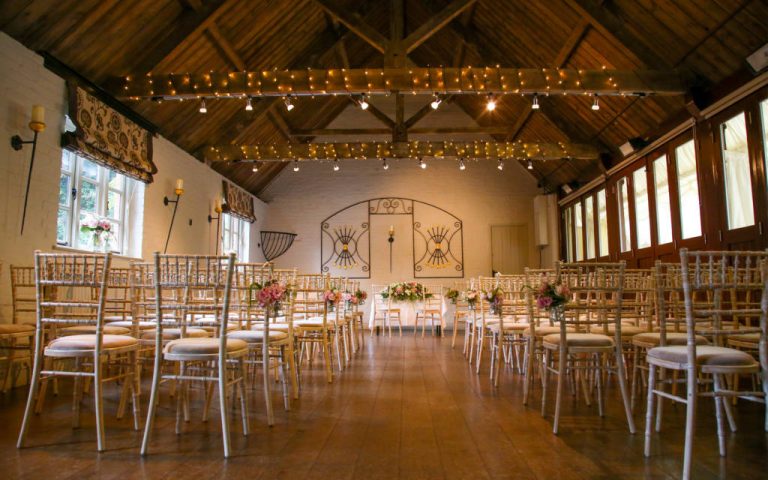 1dc18c32 2352 4d29 b82b 4a4c3bb3110b Weddings FiveArrows Old Coach House 3000x1875 1024x640 1 768x480