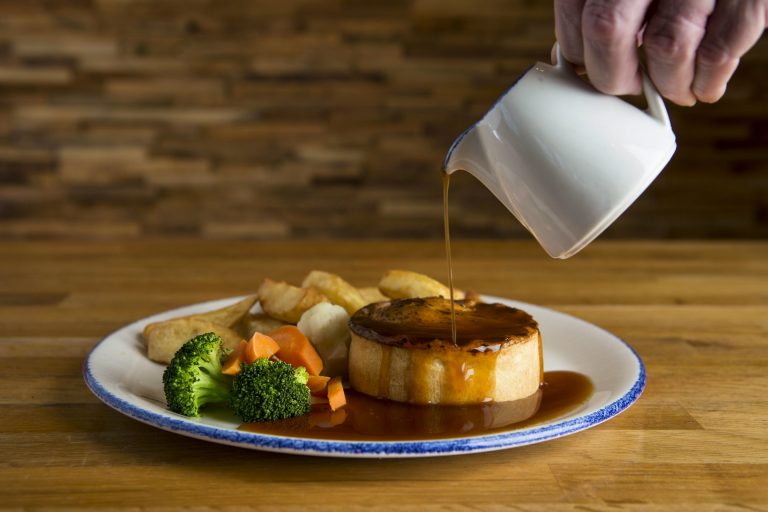 1q8a2254mulberryfoodshoottrad tourist 22112022044727 768x512