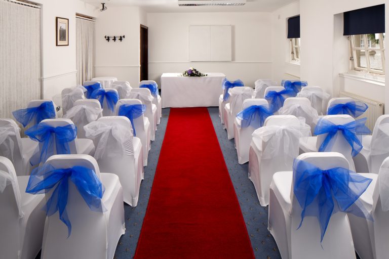 20150916 summit boardroom 01 l 768x512