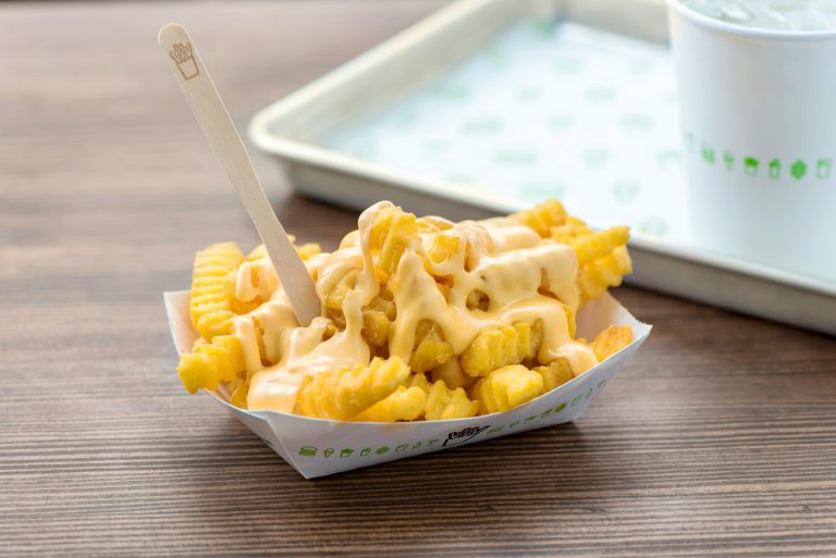 2017 08 07 shakeshack 462 cheese fries 26022021124848 768x513