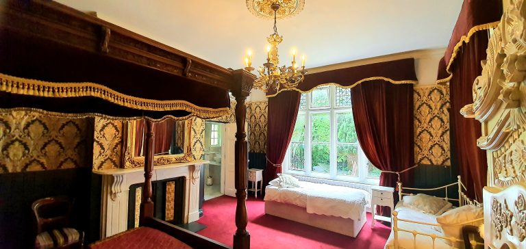 20220813 231857 768x364