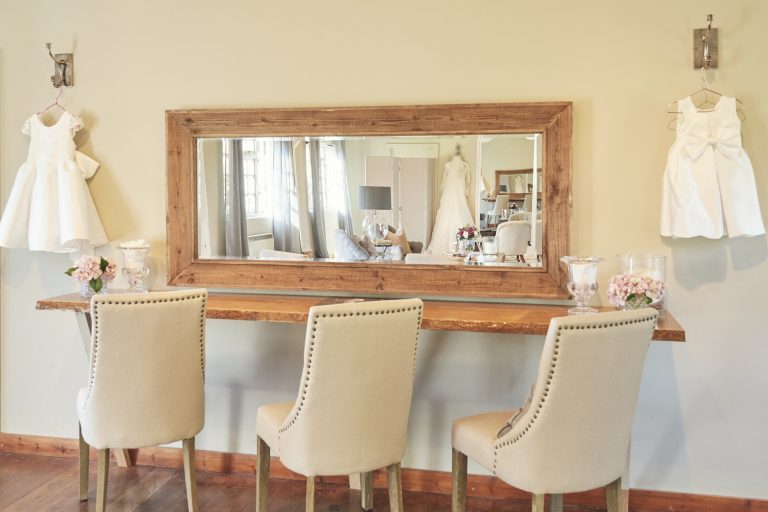 203 LoseleyParkWeddingShowcase2018 768x512