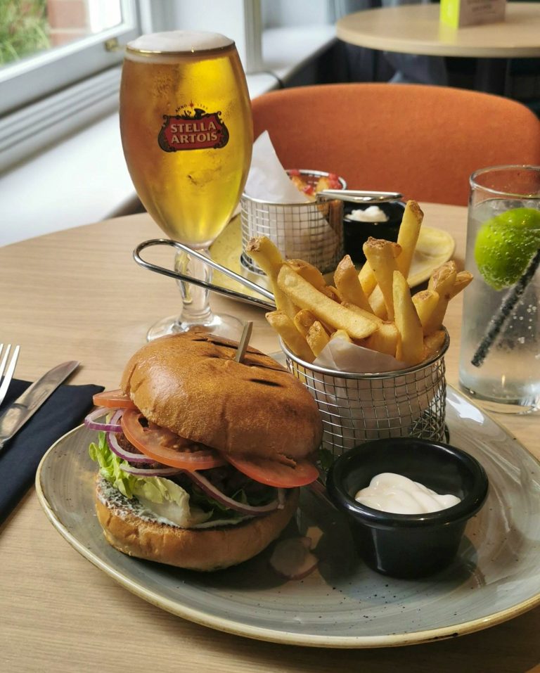 243273777 10158891109722054 495833737927728949 n 18112021073723 768x957