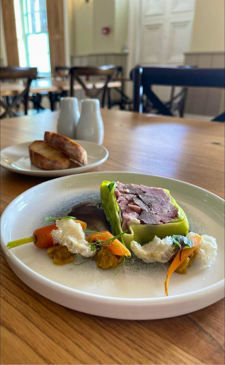 247718080 195574736032101 227452154387530758 n 05012022095148 768x1244