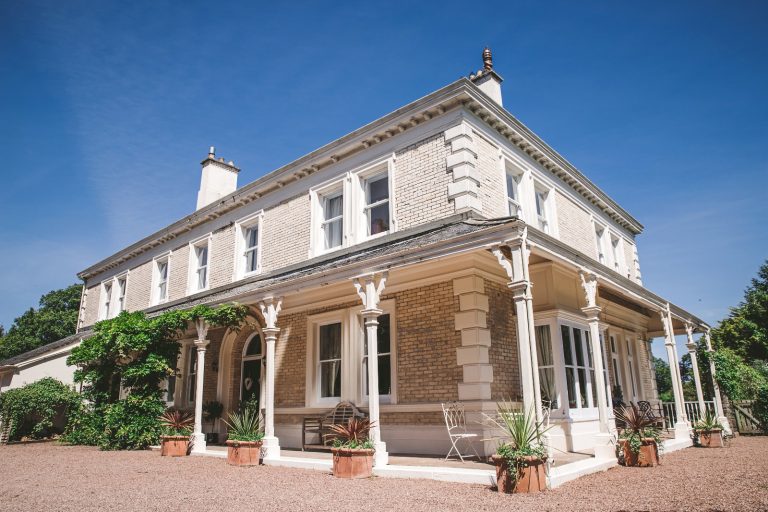 2d7d8d70 d88f 4e94 9f5d 5031f28458df 768x512