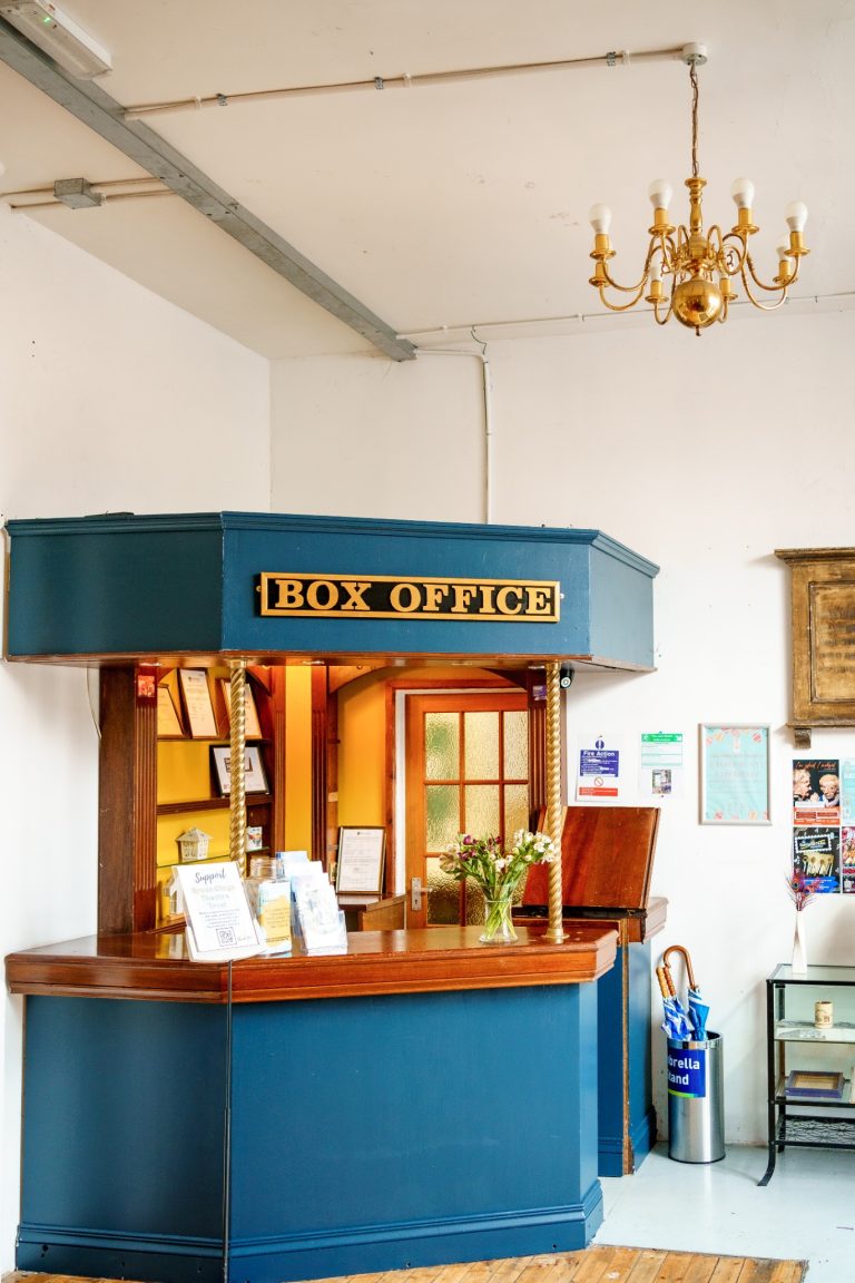 2fa04128 8544 48a9 9816 bb8008e59264 768x1152