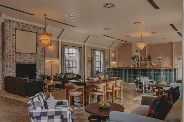 3981fdca cad3 4e52 b729 18e6743c0165 768x512