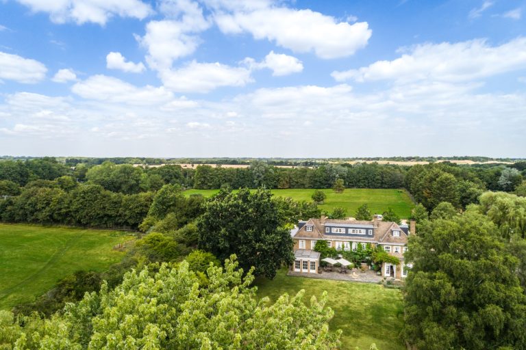 4998260c ee14 4179 abd1 077f31c5707f 1 768x512