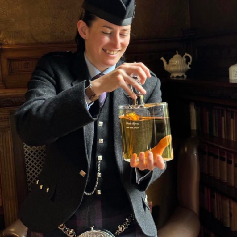 5648291a da99 4c4c 8537 cce632122621 768x768