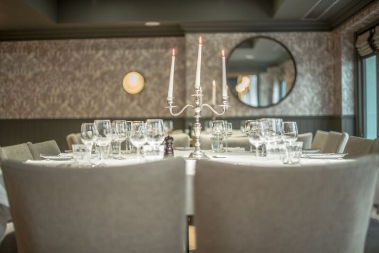 6528efcc bfff 4587 8697 aa4727f8bd35 Ruinart table 768x513