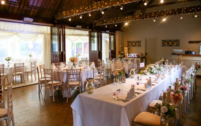 6dfefe85 6ce1 4166 8259 d129907ef7a2 Weddings Five Arrows Hotel 3000x1875 1024x640 1 768x480