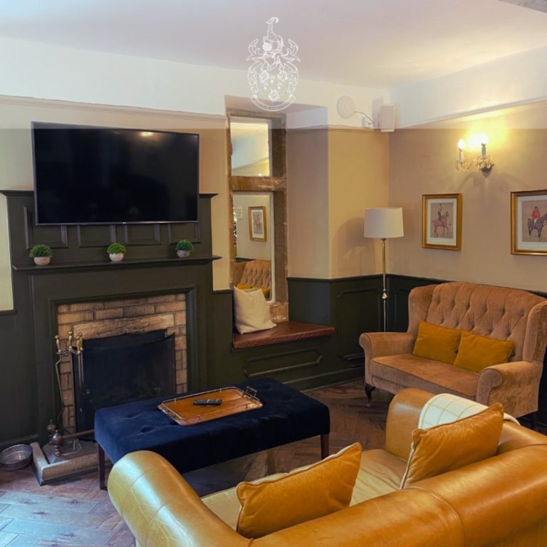 7705c655 7260 4213 b4f3 bd79dbf30909 768x768