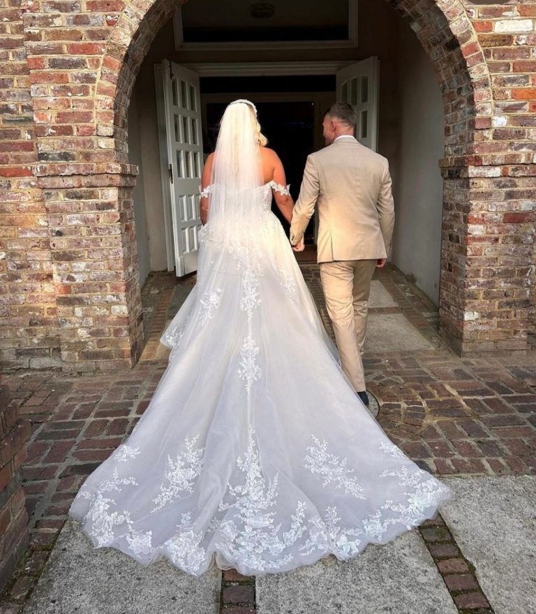 797a7f70 ee7c 45f3 8709 7c39e0c11680 768x879