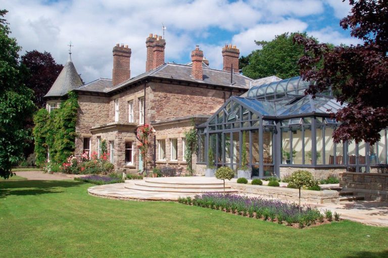 7a0e2b8b c0a2 491d a1fd d73c03ea7f90 side view of house conservatory 768x512