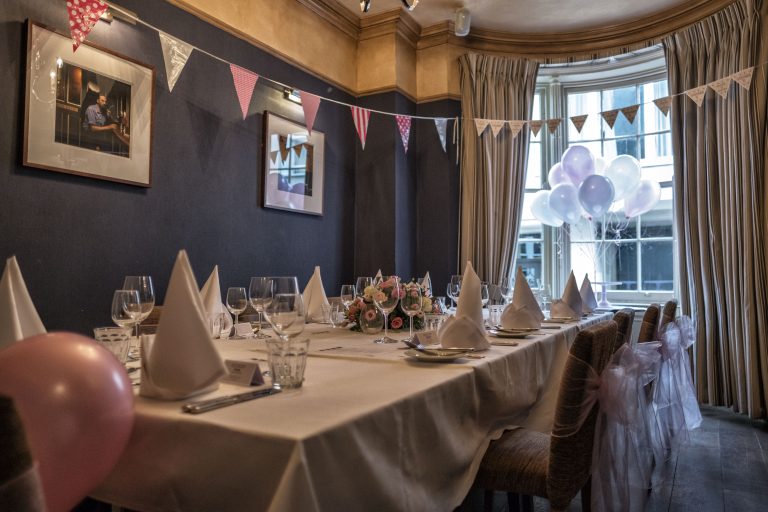 7ee81f6c 9ae6 41eb 9009 edc8fbd6ee1e Captains Dinning wedding 768x512