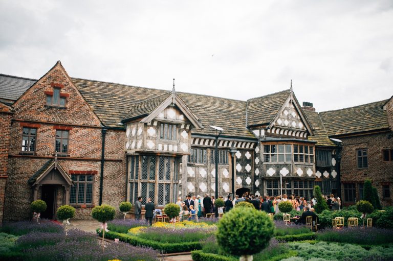 80ca3461 5309 4a63 8d5d 3943e38ff27e Ordsall Hall Radisson Wedding Manchester MS 433 1 768x511
