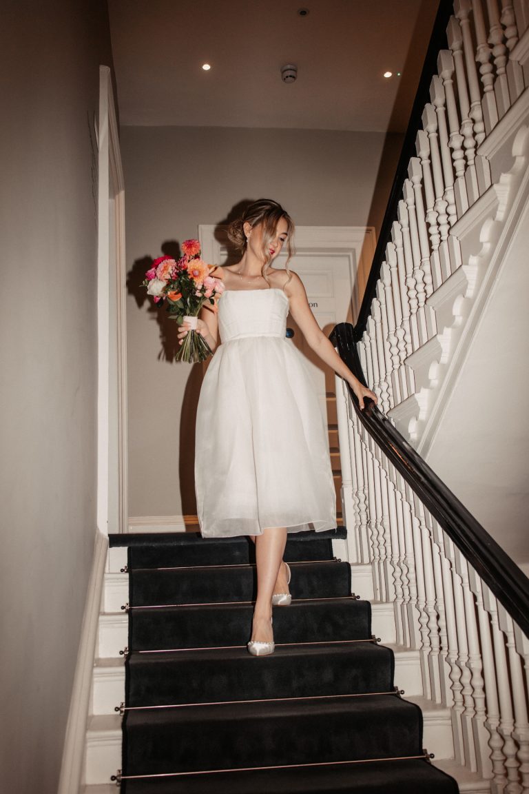 81933980 9ec3 4130 8075 f554123a1111 768x1152