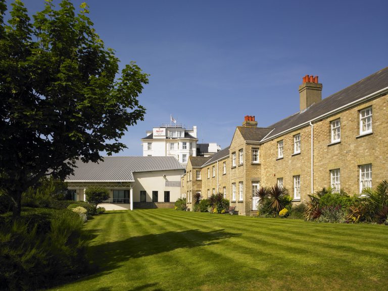 83849123 c9a6 4e14 9088 1120703b689f Private Lawn 768x577