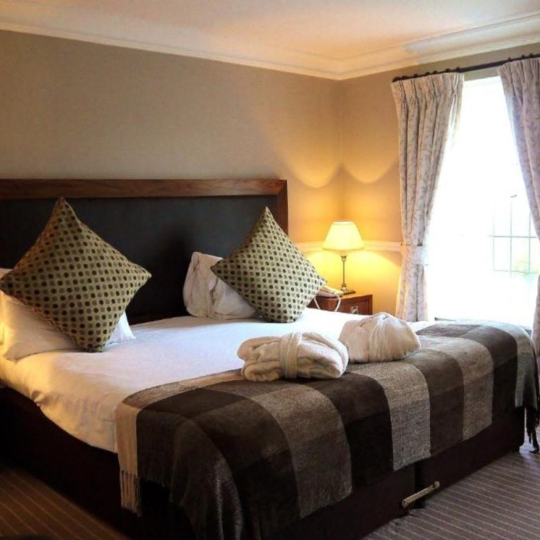 841c1dcb 4d94 42cb bb28 cfab91ec6145 768x768