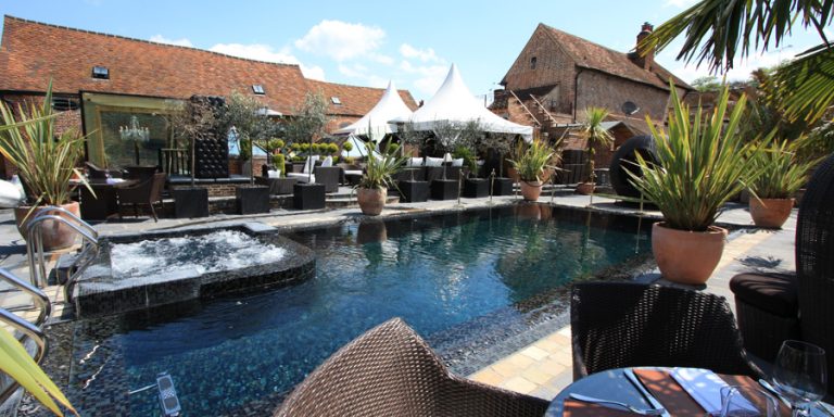 900x450 b terrace 2 768x384