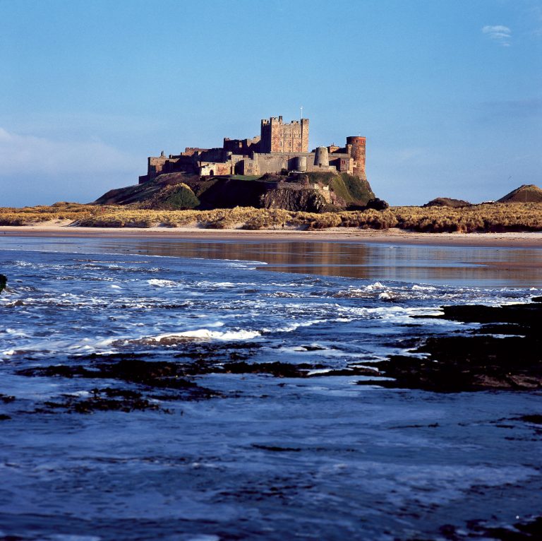 9016ef8b 7aed 42be 93c7 4a24b219412e Bamburgh Castle 768x766