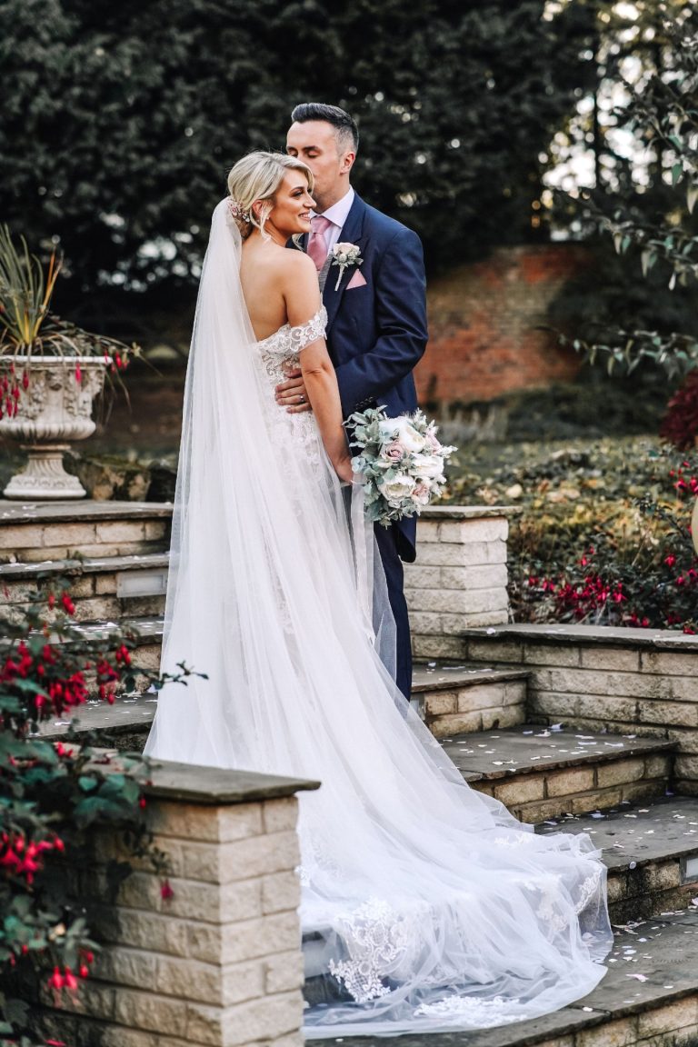 906b1e0e a425 4aef aad1 fcd2df77e23d 768x1152