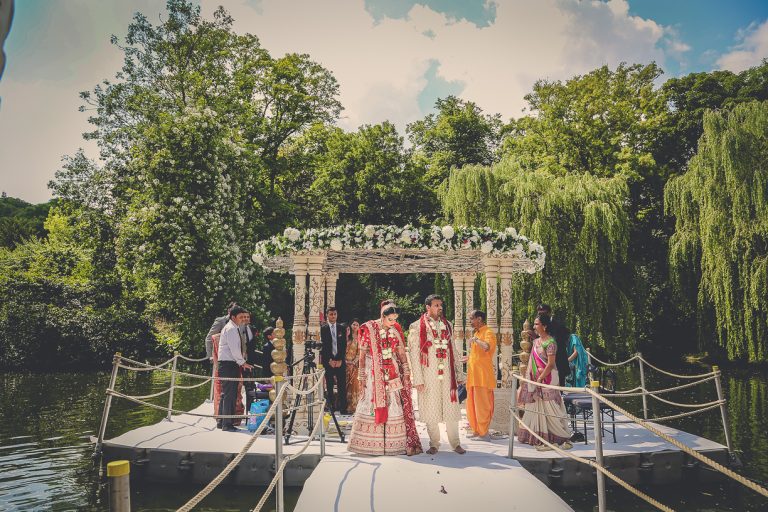 9365420c 8721 4b04 ad8a 18868a85b493 weddings dairy pontoon ceremony indian dee valentine 768x512