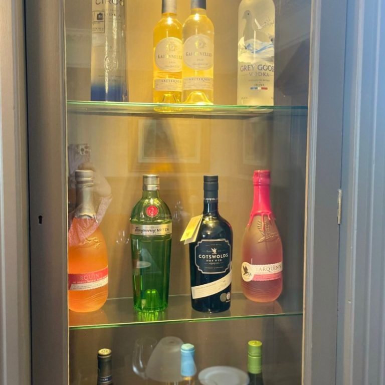 98d9cf1a 6f78 48c7 91d4 8ebe85e85b68 768x768