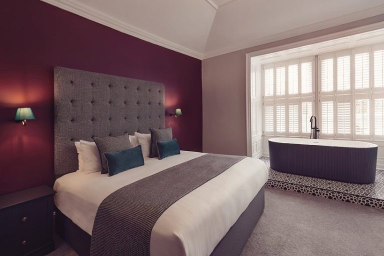 98f60ed8 4979 4b8a a286 20089bf867fa 768x512