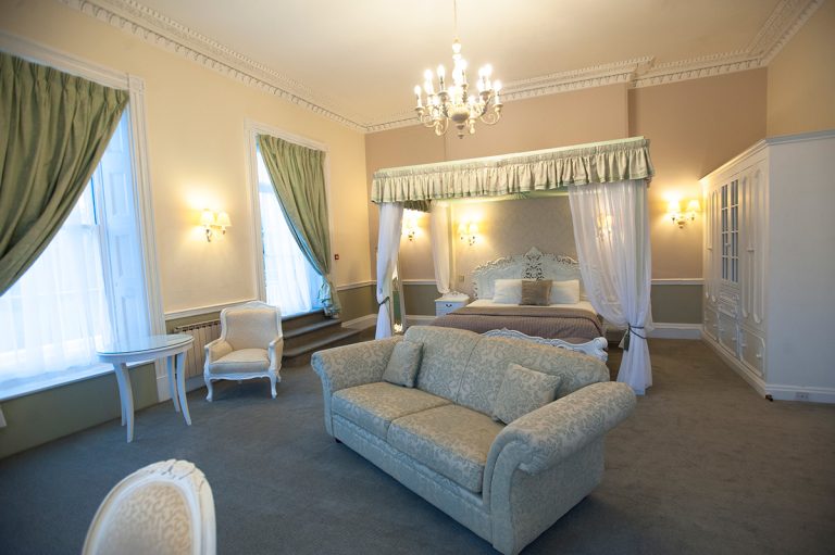 9d3jvsw four poster 768x511