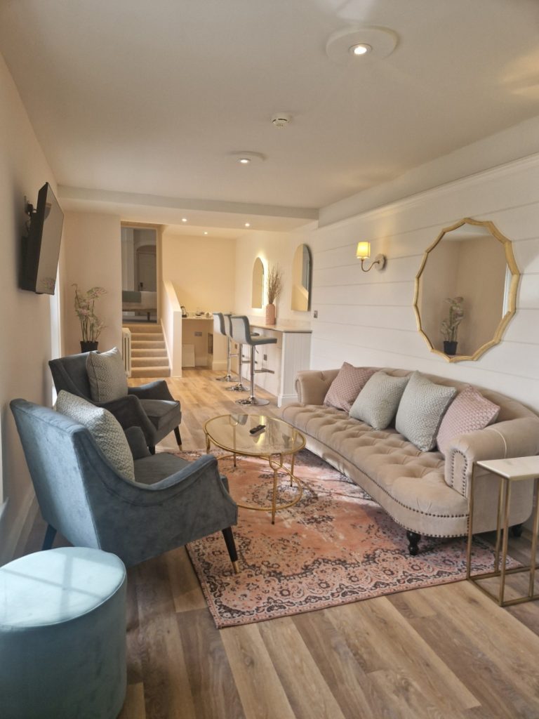 9f848460 4c1a 4c71 aad8 5571e7e7a6ec 768x1024