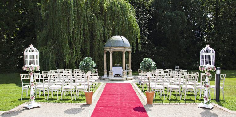 A2OutsideCeremony4 768x382